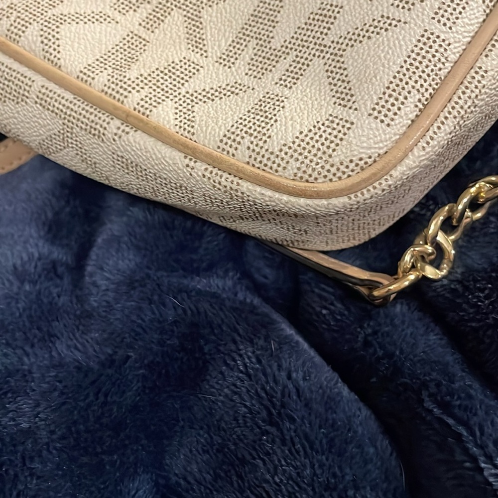 MK monogram crossbody - Picture 5 of 5